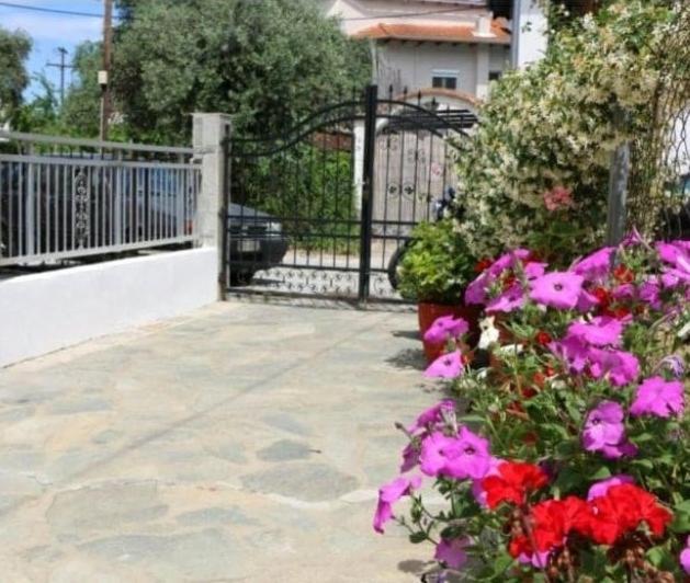 Evelyn Home Limenas  Buitenkant foto